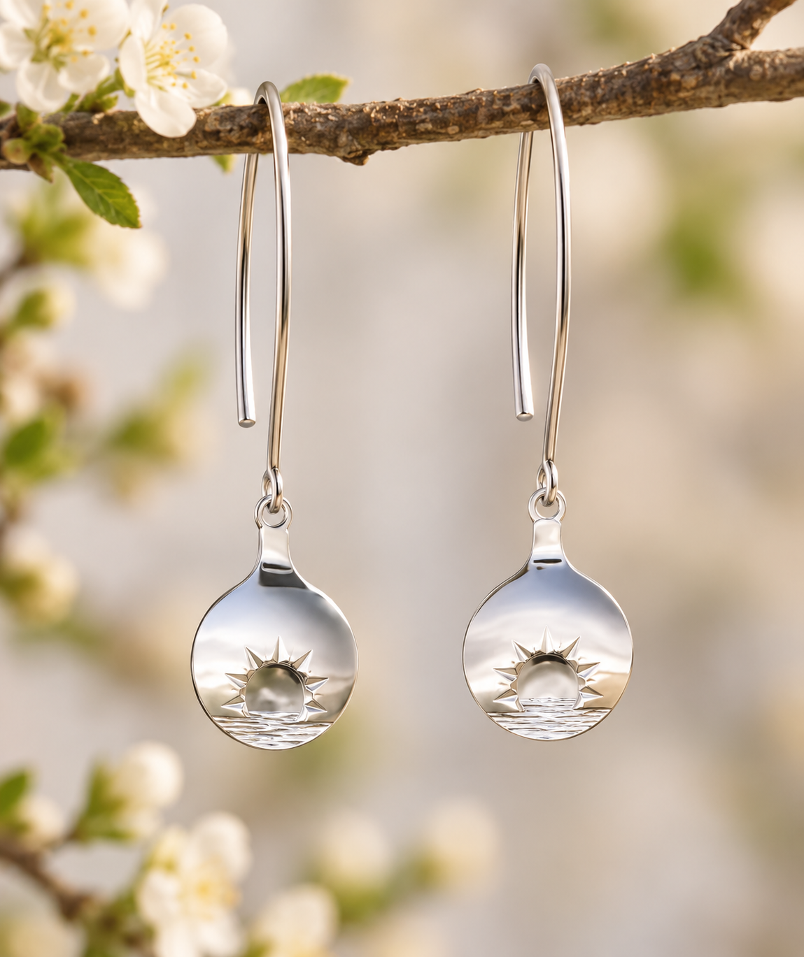 Boucles d’Oreilles Midnattssol – Long Crochet en Argent