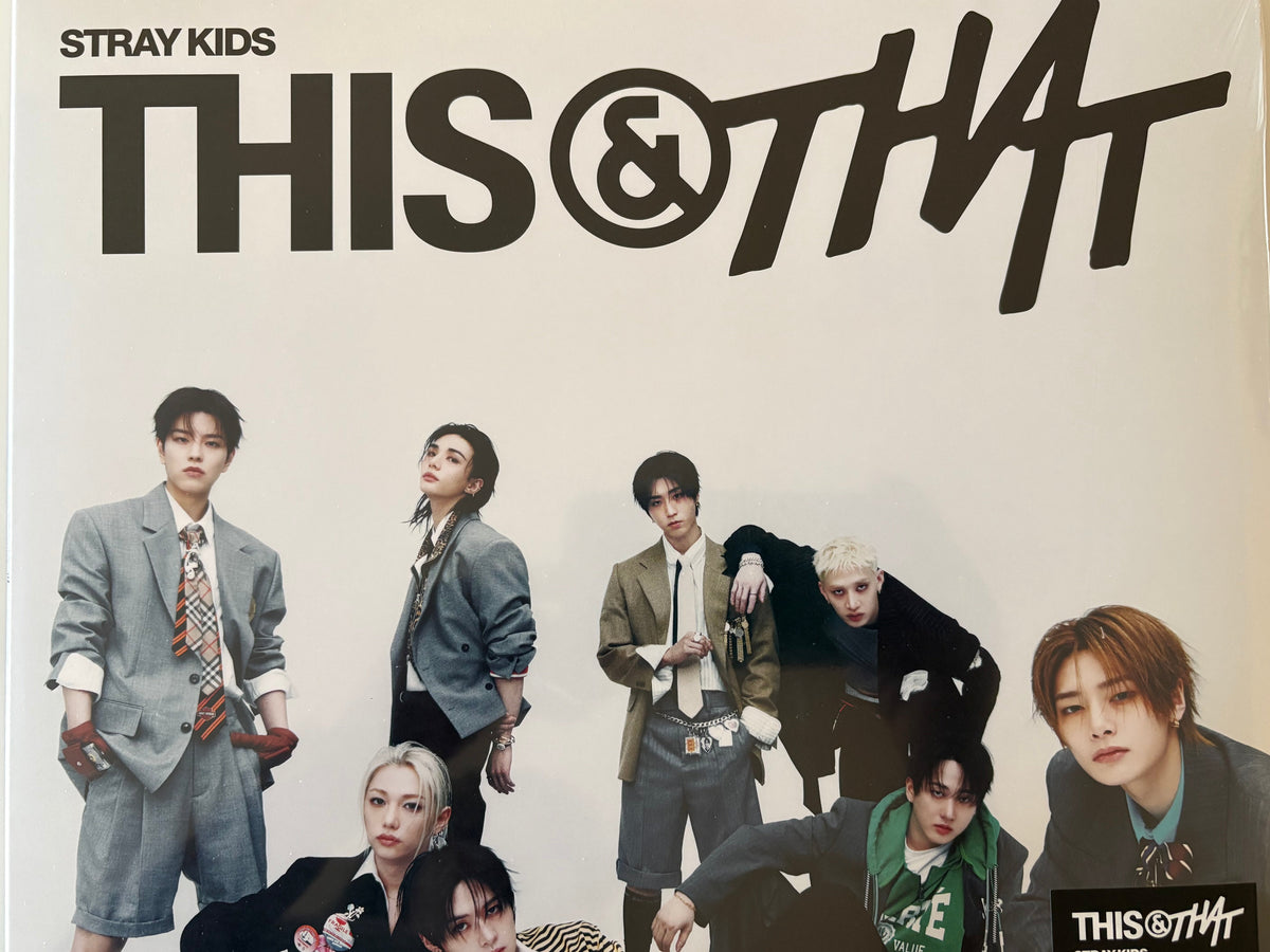 Les huit membres de Stray Kids sur la pochette du vinyle SOLAR ECLIPSE